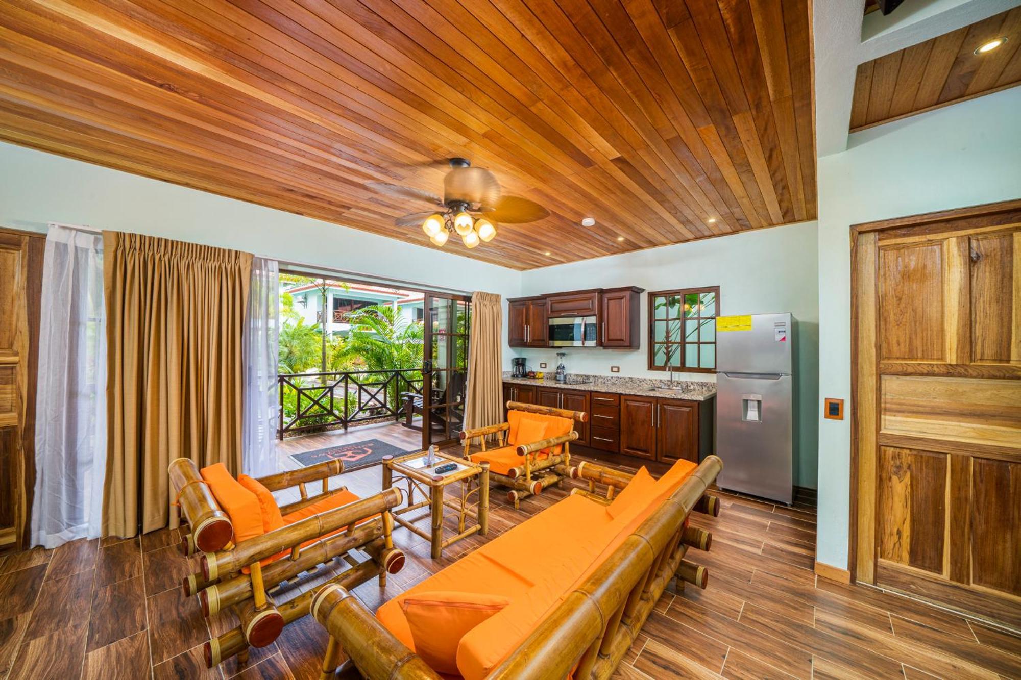 Bungalows Пунта Ува Екстериор снимка